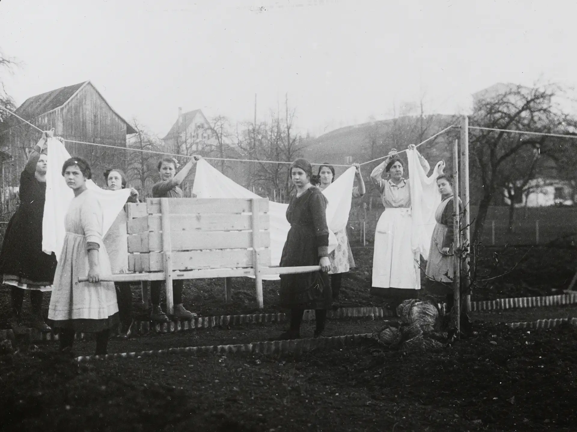 Mädchen im Mädchenheim Stäfa, Dorinastift, ca. 1920. Foto: Schweizerische Gesellschaft für Volkskunde (SGV)